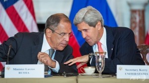 Russian Foreign Minister Sergei Lavrov (L) and US Secretary of State 