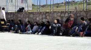 Authorities detained 104 migrants trying to cross the border illegally into EU countries from the northwestern Turkish province of Edirne on Thursday.