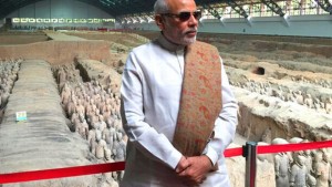 Modi posing for a picture at the Terracota Museum in Xi'an |