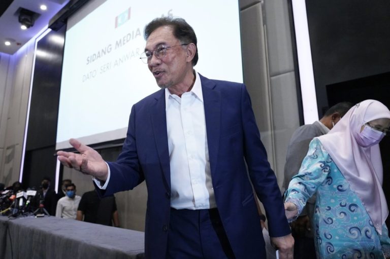 Malaysian opposition leader Anwar plans new government