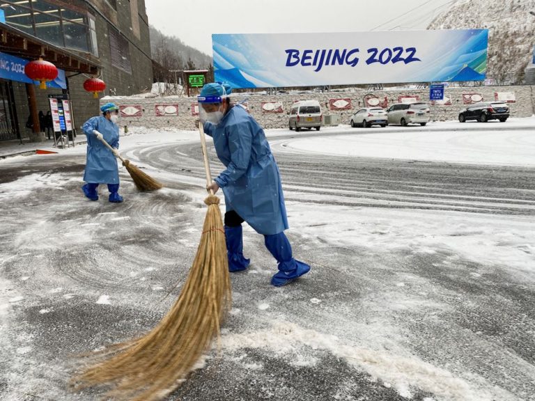 Heavy snow a welcome ‘problem’ for Beijing venues