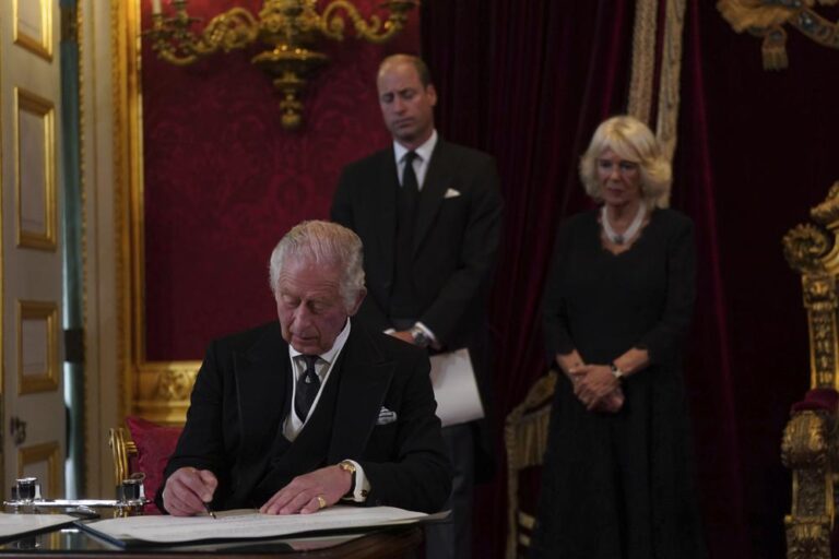 PHOTO: Charles III proclaimed king at tradition