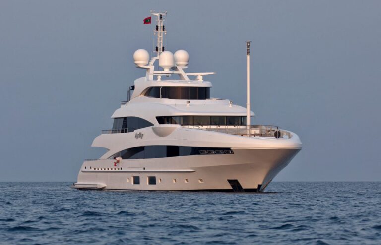 Maldives shelters sanctioned Russian billionaires’ yachts