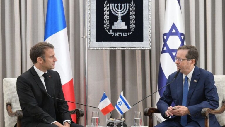 Macron explains ‘killing babies’ remark to Israeli president — RT World News