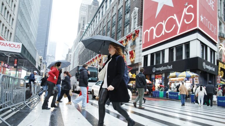 Macy’s to cut jobs and close stores