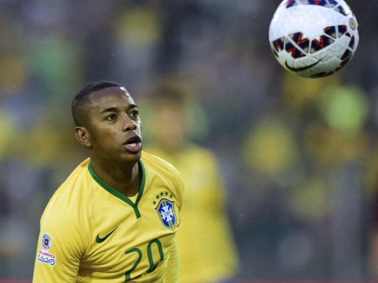 Brazilian Soccer Star Robinho Begins 9-Year Prison Term for Rape Conviction