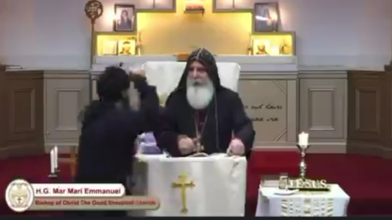 Man stabs priest during sermon (VIDEO) — RT World News