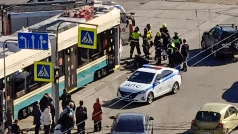 Watch moment AI-powered ‘Smart Tram’ ploughs into crowd of pedestrians leaving woman trapped under its wheels